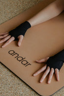 Skin Yogi Glove